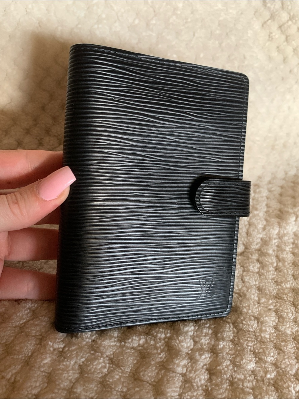 Louis Vuitton Small Ring Agenda Cover in Epi leather